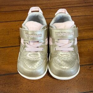 Tsukihoshi toddler rose/gold Racer shoes sneakers - Size 6
